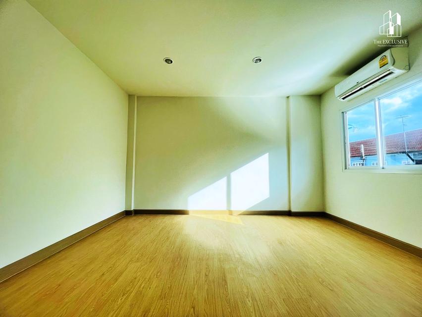 🏡 ขายทาวน์เฮ้าส์ บัวทอง 4 รีโนเวทใหม่สไตล์มินิมอล ✨ สวย อบอุ่น พร้อมอยู่ | ทำเลต้นสายรถตู้ เดินทางสะดวกที่สุดในย่านนี้ 11