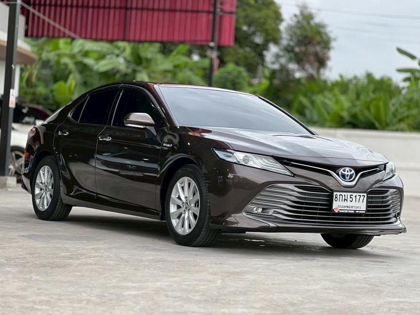 ปี 2019 TOYOTA CAMRY, 2.5 HV โฉม ปี18-24 สีน้ำตาล เบนชิน+ไฮบริด มือเดียวป้ายแดง ไมล์แท้ 35,064 km  คู่มือบุ๊คเซอร์วิสครบ กุญแจสองดอก 6