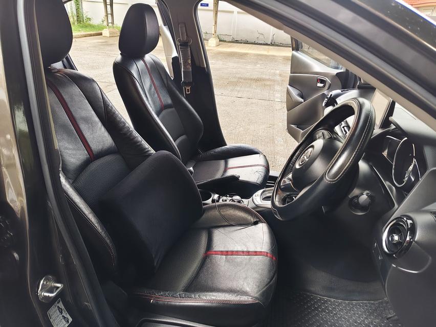 รถมาสด้า2 เบนซิน 1.3 ปี2016 ตัวtop 8