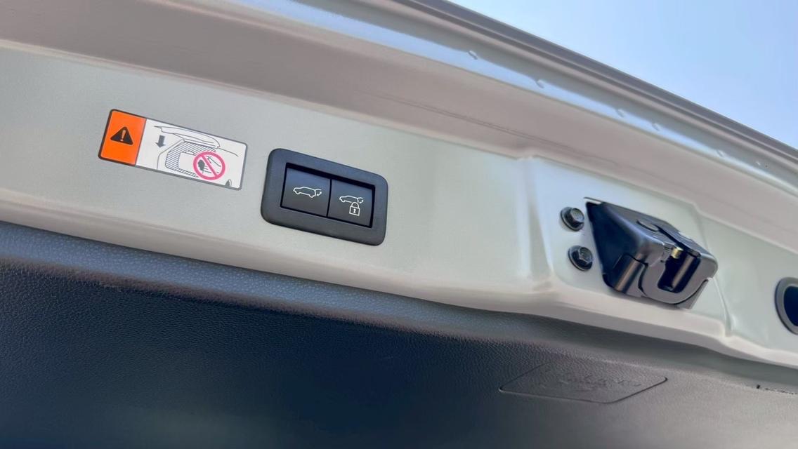 รหัสรถ TPV9973 🎊 Toyota Corolla Cross 1.8 HEV Premium Luxury  🎊 2024 รูปที่ 8