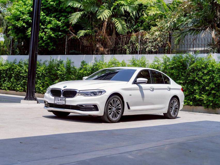 BMW 520d 2.0 G30 Sport Sedan ปี 2017