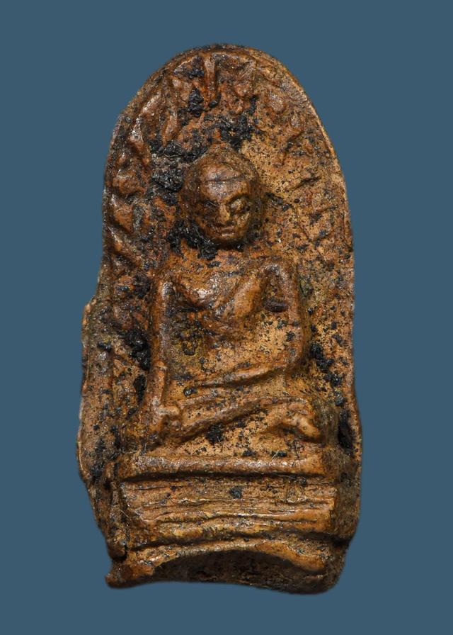 พระรอดลำพูนมีเนื้อแร่