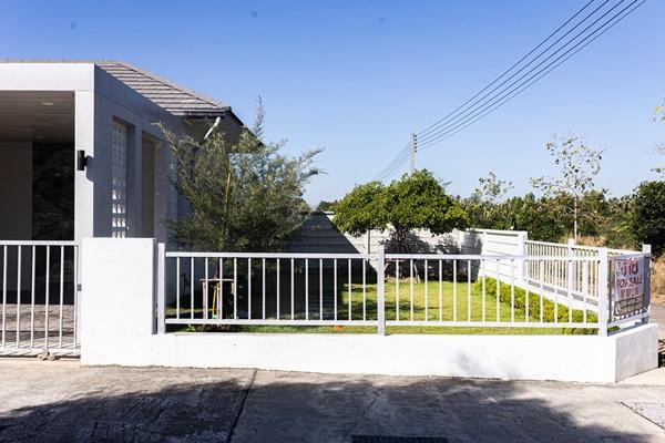 ขายบ้านเดี่ยวใหม่ ชลบุรี พนัสนิคม หนองเหียง ใกล้331 75.8ตร.ว. ฟรีโอน ทำเลดีเงียบสงบ เจ้าของขายเอง โทร 099-4464142 3