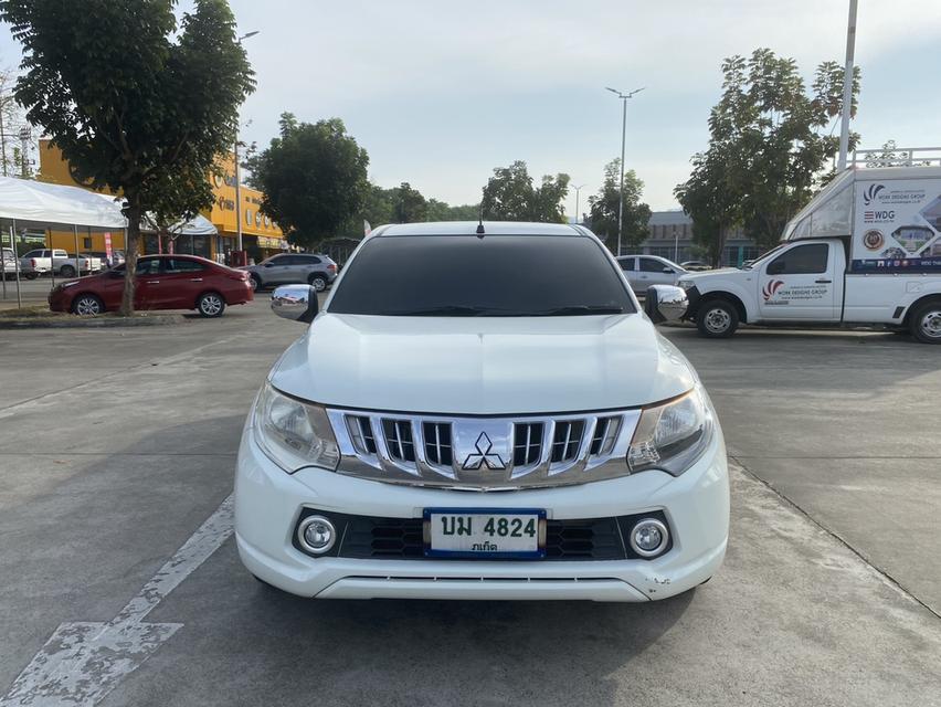 Mitsubishi triton สีขาว ปี 2018