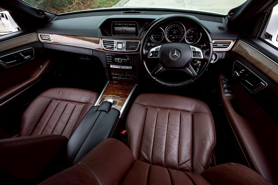 Benz E300 Bluetec ปี 2015 สีขาว สวยสภาพดี 18