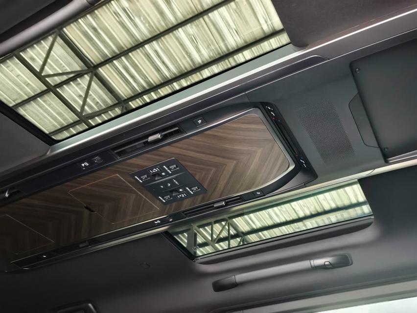 Lexus LM 350h Executive 7-Seater 2024💰 ราคาพิเศษเพียง 4,690,000 บาท เท่านั้น รูปที่ 16