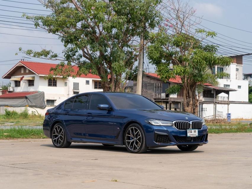 BMW 530e 2.0 M Sport LCI Plug-in Hybrid ปี 2022 เลขไมล์ 13,xxx km.  2