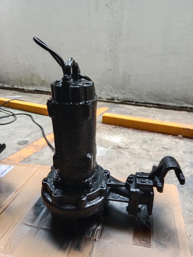 ปั๊มดูดน้ำแบบไฟ 3 เฟสพร้อมหัวดูดสำหรับงานหนักงานดูดโคลนเลนและบ่อบำบัดสภาพสวยใช้งานได้ดีสนใจติดต่อ 088-578-0317 2