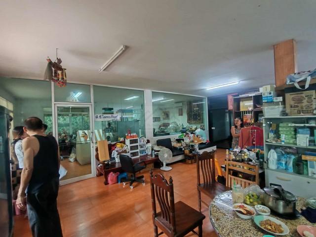 ขายบ้านและโกดัง เนื้อที่ 346 ตรว. กว่า 1,100 ตรม. ซอยบางกระดี่ 43 ถนนพระราม 2 ใกล้เซนทรัลพระราม2 6