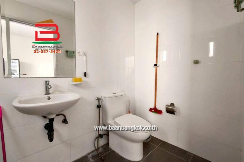 ทาวน์เฮาส์ หมู่บ้าน M Life (เอ็มไลฟ์) สถานีรถไฟฟ้าคูคต เนื้อที่ 18.6 ตรว. ใกล้ BTS คูคต เพียง 8 นาที ถนนลำลูกกา ตำบลลาดสวาย อำเภอลำลูกกา จังหวัดปทุมธา 11