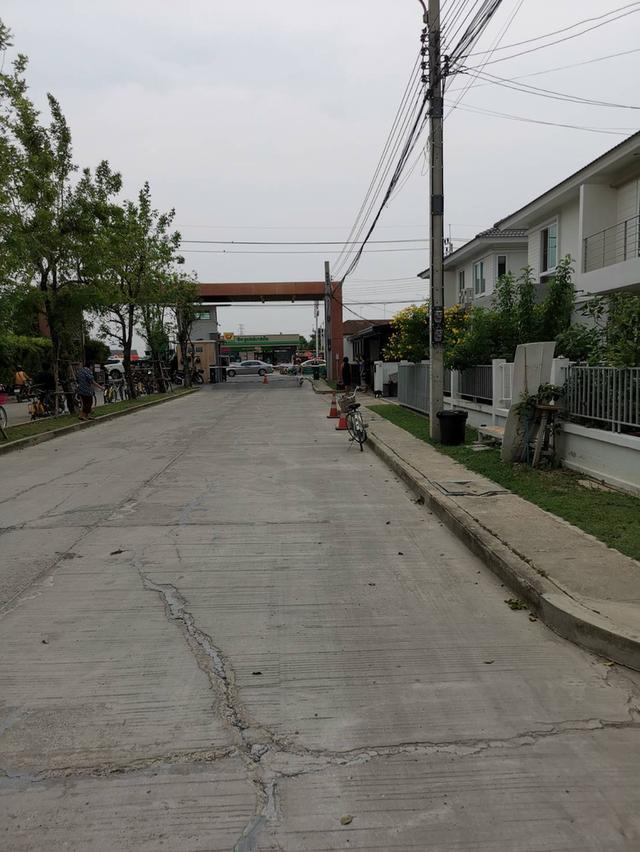 บ้านเดี่ยวหมู่บ้านประภาทรัพย์ ติดถนนเมน ทำการค้าได้