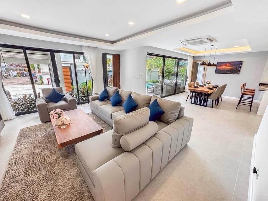 Modern style pool villa for sale in the central of Pattaya, on Saisam road 13