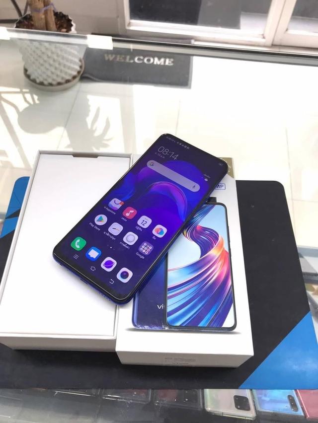 Vivo V15 สีน้ำเงินสวยมาก 3