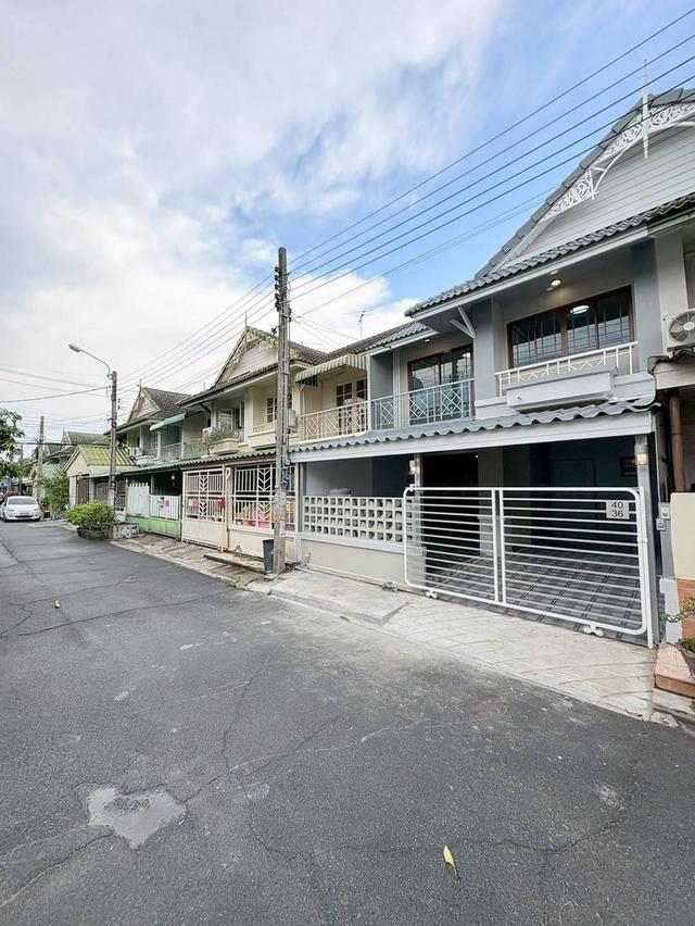 หมู่บ้านพฤกษา14A วัดลาดปลาดุก ทาวน์เฮาส์ 2 ชั้น ตกแต่งใหม่พร้อมอยู่ พร้อมเฟอร์นิเจอร์ โทนสีอบอุ่น คลาสสิก 20