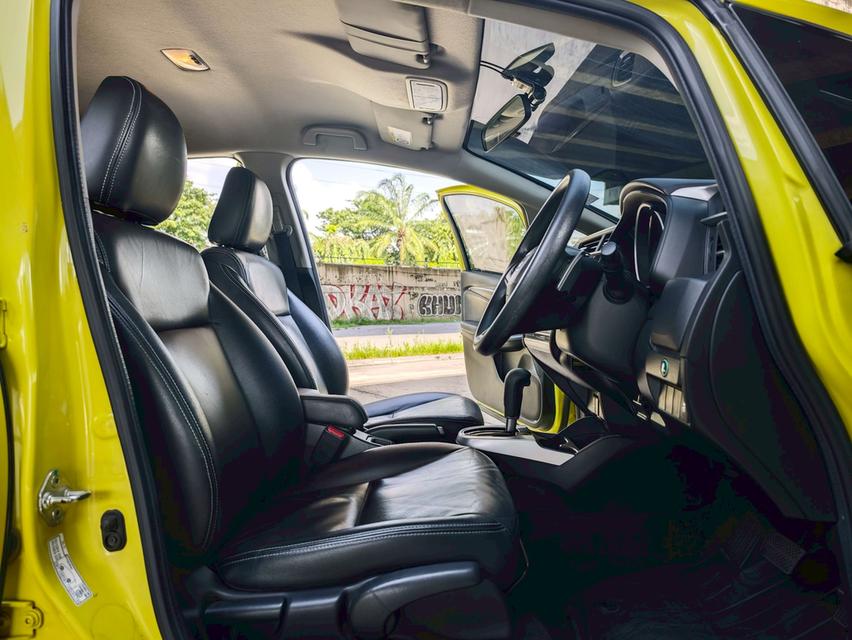 2015 Honda Jazz 1.5 SV AT รถสวย มือเดียว ป้ายแดง ไมล์น้อย รูปที่ 13