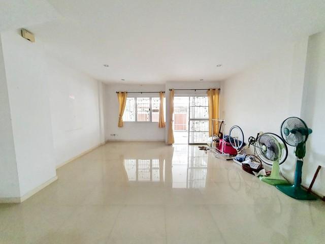 Townhome ทาวน์โฮม หมู่บ้านจามจุรีพาร์ค รามอินทรา ถนนสุขาภิบาล 5 ท่าแร้ง บางเขน 20 ตรว. 3BEDROOM2BATHROOM 2450000 BAHT ใก 2