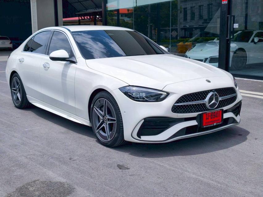 รหัสรถ KPV6941 2024(ยังไม่จดทะเบียน) BENZ C220d AMG LINE สีขาว