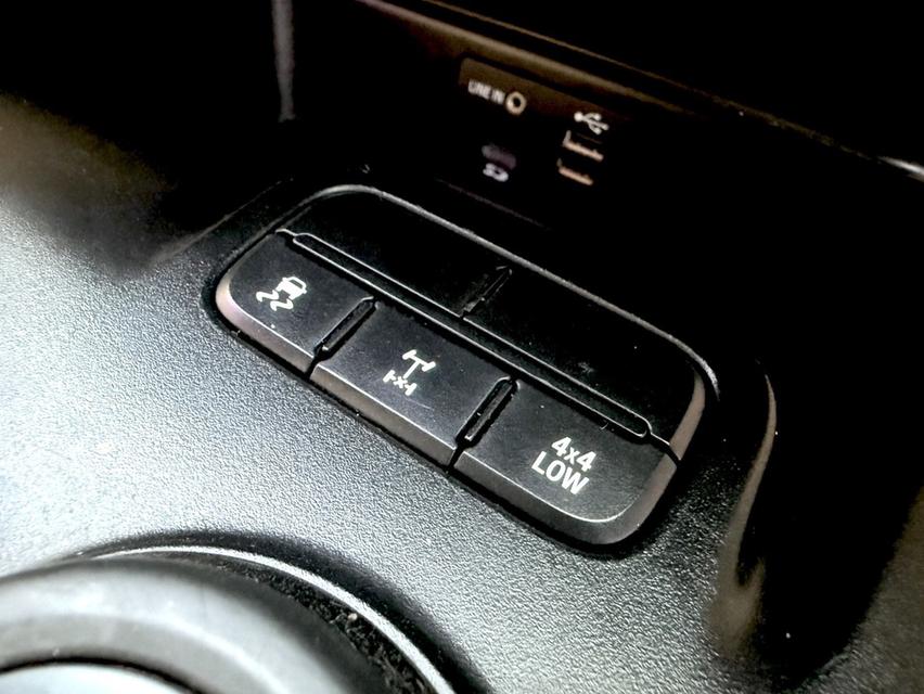 FORD EVEREST 3.2 TITANIUM  4WD รูปที่ 19