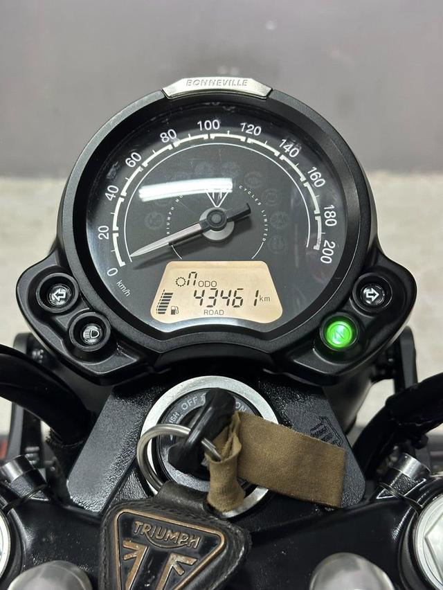 Triumph Street Twin 900 abs ปี 2019 ออกรถ 0 บาท ของจริง  6