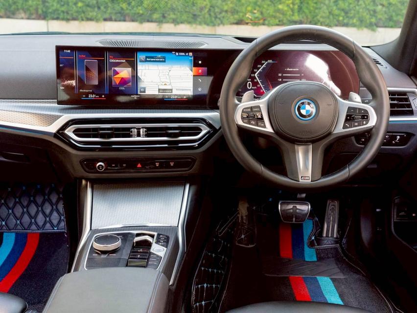 BMW 330e M Sport ปีจด 2023 BSI 5ปี 100,000 km. ถึง 26/12/2570 13