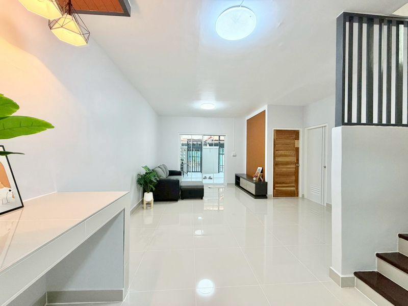 หมู่บ้านพฤกษา3 ถนนวัดลาดปลาดุก บางบัวทองทาวน์เฮาส์ 2 ชั้น ตกแต่งใหม่พร้อมอยู่ มีระเบียงด้านหน้า 8