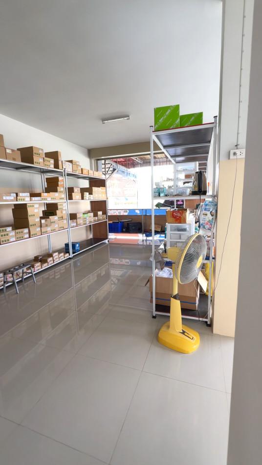 ขาย อาคารพาณิชย์ 3 ชั้น HS079 ถูกกว่าประเมิน ทำเลดี ติด 4 เลนส์ หนองเหียง พนัสนิคม ชลบุรี . 518 ตรม 42.7 ตรว ใกล้ปั๊มคาล 3