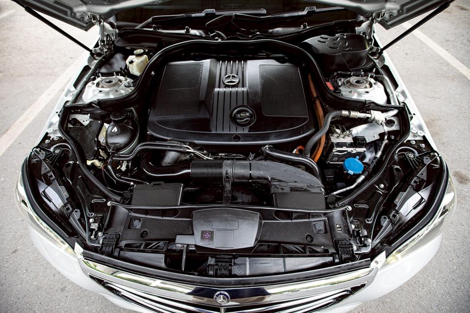 Benz E300 Bluetec ปี 2015 สีเทา มือเดียวป้ายแดง สวยสภาพดี 10