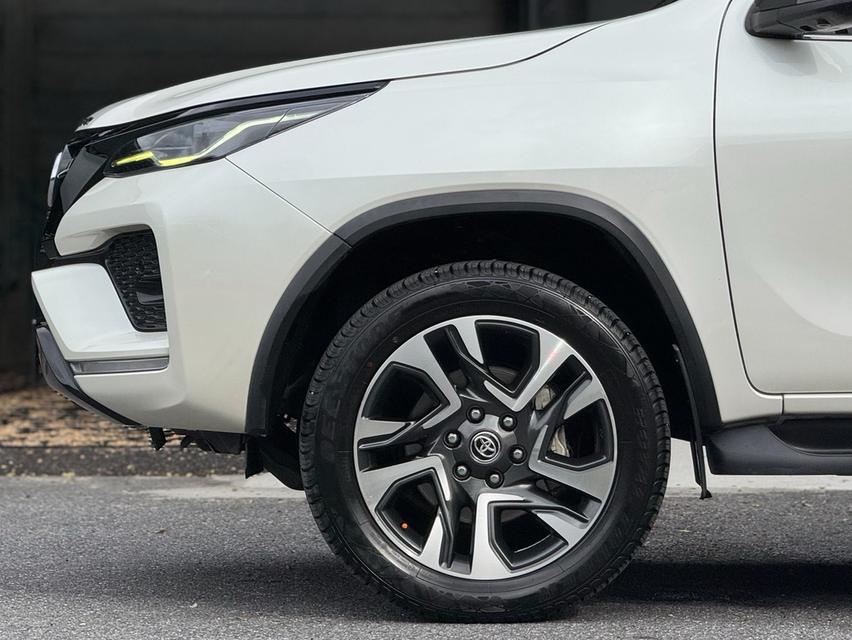 TOYOTA FORTUNER Commander 2.4 V 2WD AT (Year 2022) รูปย่อยที่ 4