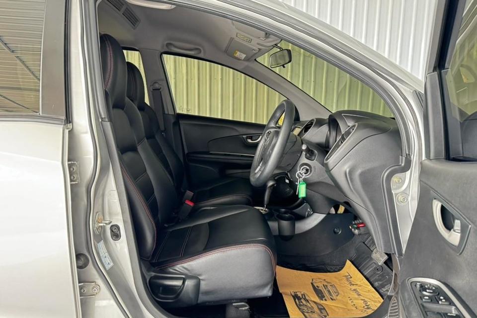 Honda Mobilio 1.5 Rs เบนซิน เกียร์ออโต้  ปี2015 12