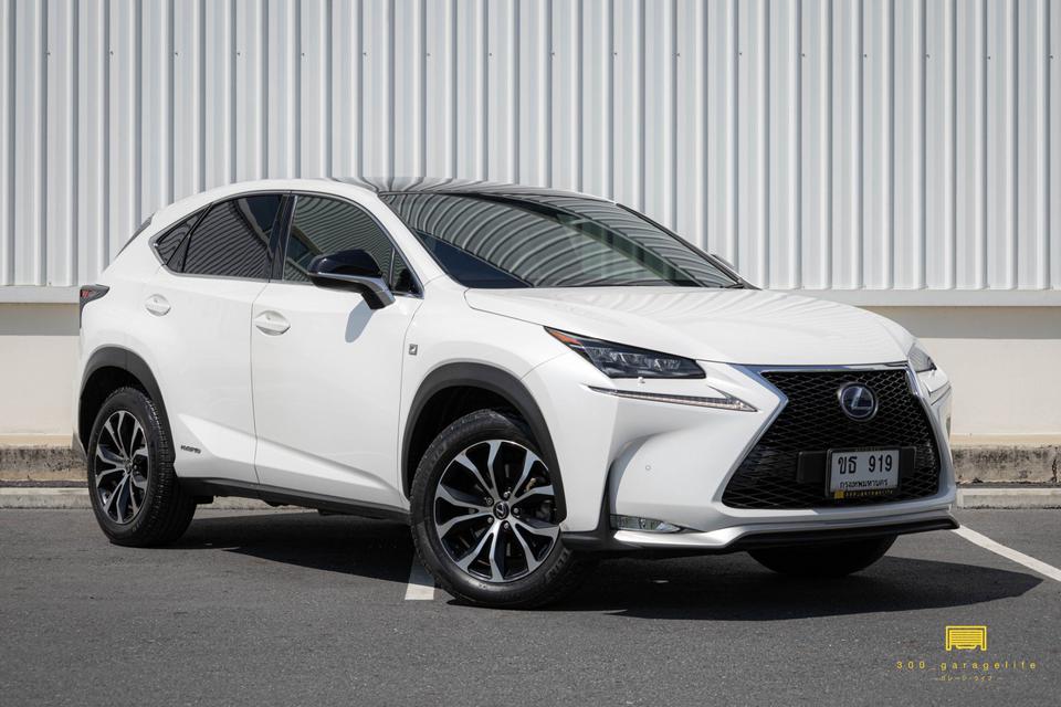 Lexus NX300h F-Sport Hybrid 2015  (รถมือเดียว) 1