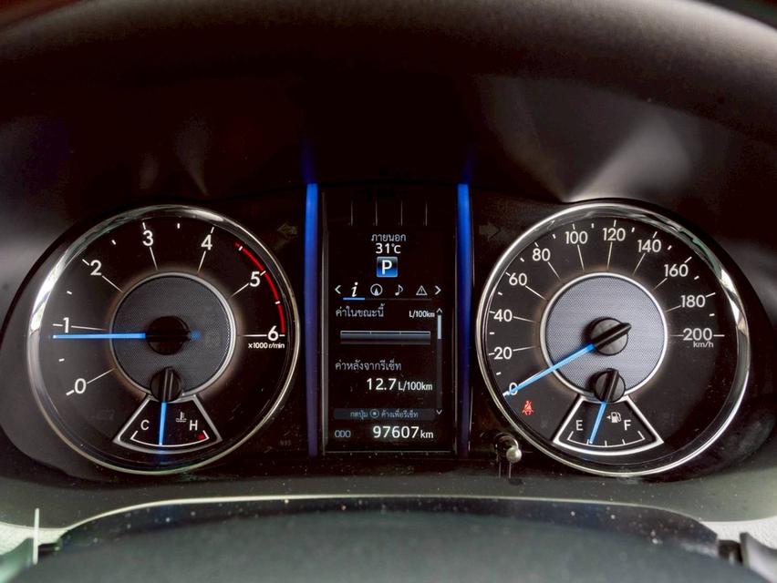 Toyota fortuner 2.4V 2WD ปี 2019 6