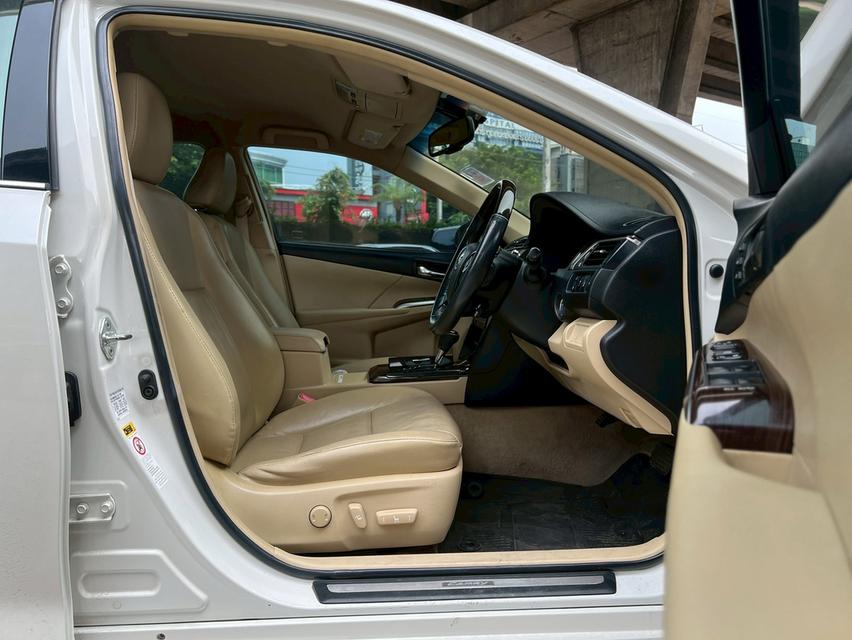 ขายรถ Toyota Camry 2.5 Hybrid ปี 2016 สีขาว เกียร์ออโต้ 9