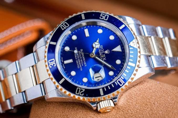 Rolex submariner Blue Sunburst 16613 2004 3