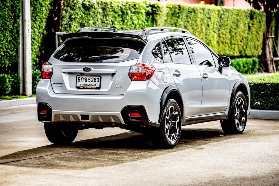 Subaru Xv 2.0 AWD สีเทา ปี 2015  7
