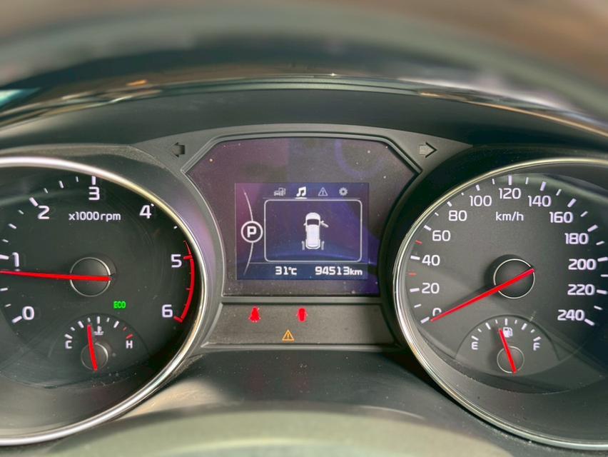 KIA CANIVAL Wagon 4dr EX 11st SA 6sp FWD 2.2DTi (CBU) Y2015  สีขาว ออโต้  15