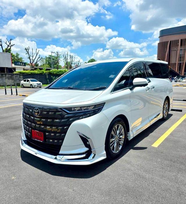 Toyota Alphard Z hybrid 40 HEV สีขาว ปี 2025 ไมล์ 18,000 กม. 1