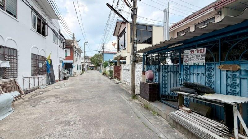 ทาวน์เฮ้าส์ เขมาเนรมิตร ซอย ประชาราษฎร์สาย 1 บางซื่อ 2