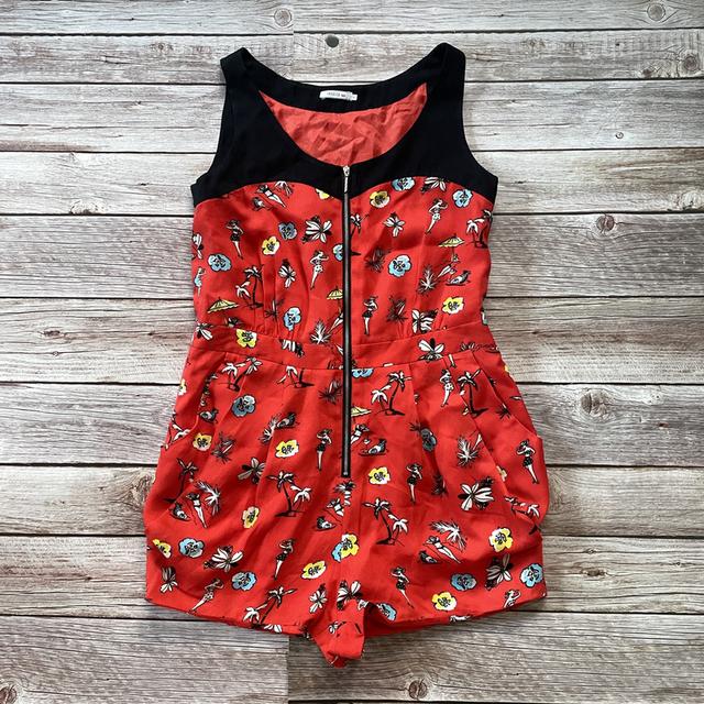 จั๊มสูทมือสอง มือสองเทียบมือหนึ่ง