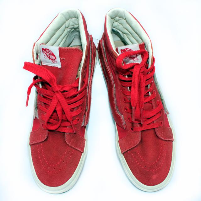 Vans ผ้าใบหุ้มข้อมือสอง สีแดง ลายด้านข้างถอดได้ สภาพเหมือนใหม่ ส่งฟรี!