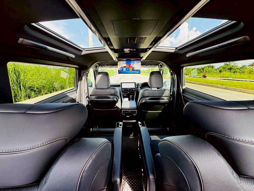 ALPHARD 40 2.5 HYBRID Z E-FOUR  9