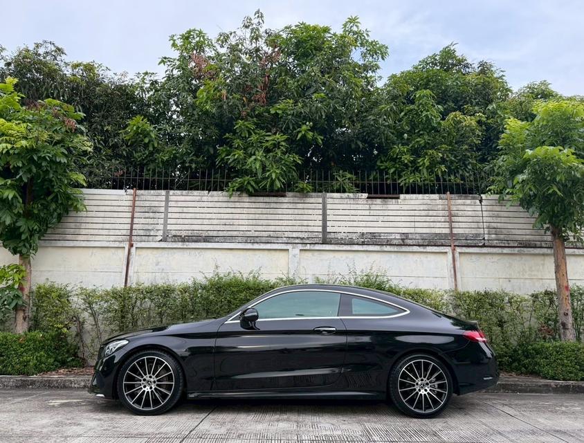 ขาย Mercedes-Benz C250 Coupe AMG ปี 2018 สีดำ เบาะแดง รูปที่ 7