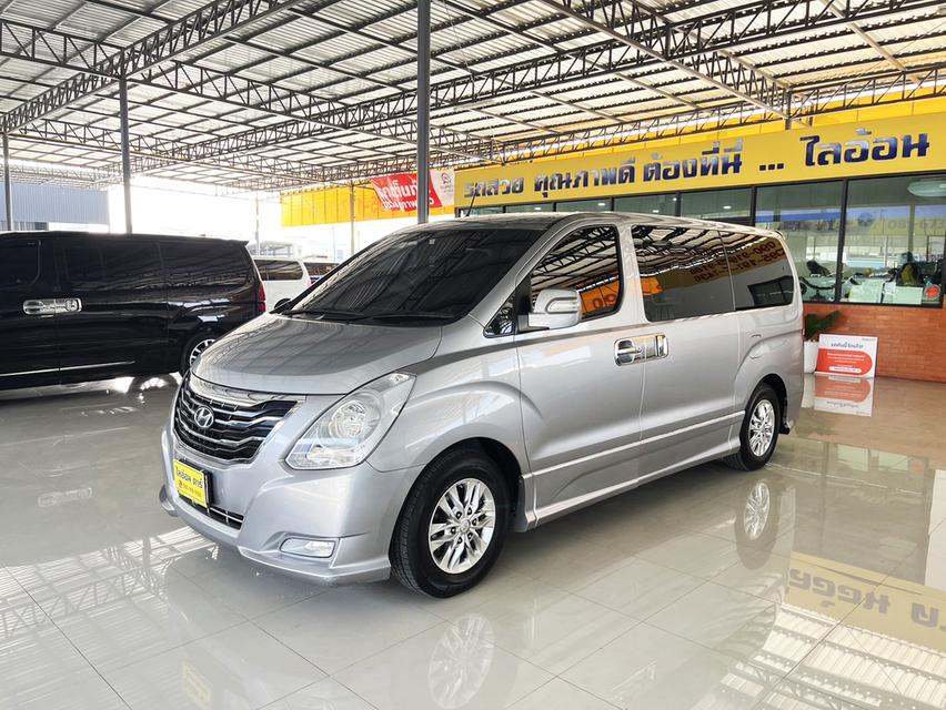 Hyundai H-1 2.5 Deluxe (ปี 2014) Wagon AT