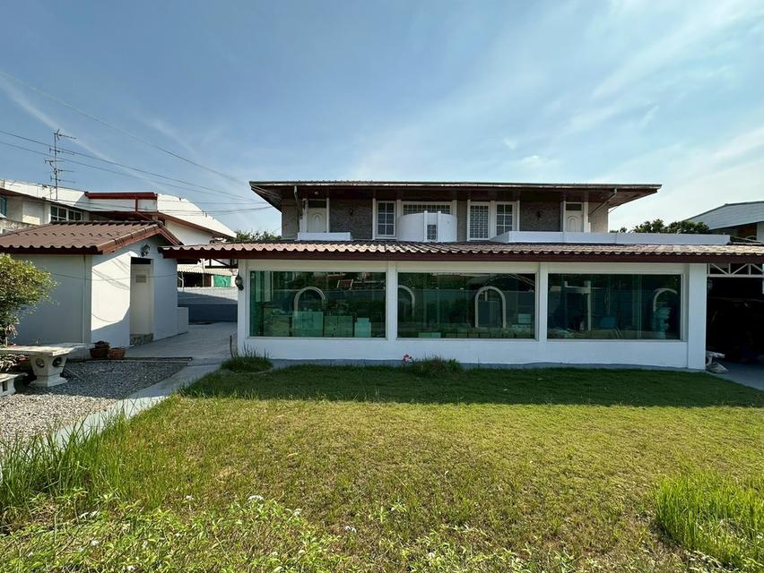 บ้านเสนานิเวศน์ 1 ซอย ประเสริฐมนูกิจ 18 ถนนเกษตร-นวมินทร์ แขวงจรเข้บัว เขตลาดพร้าว กรุงเทพมหานคร 5