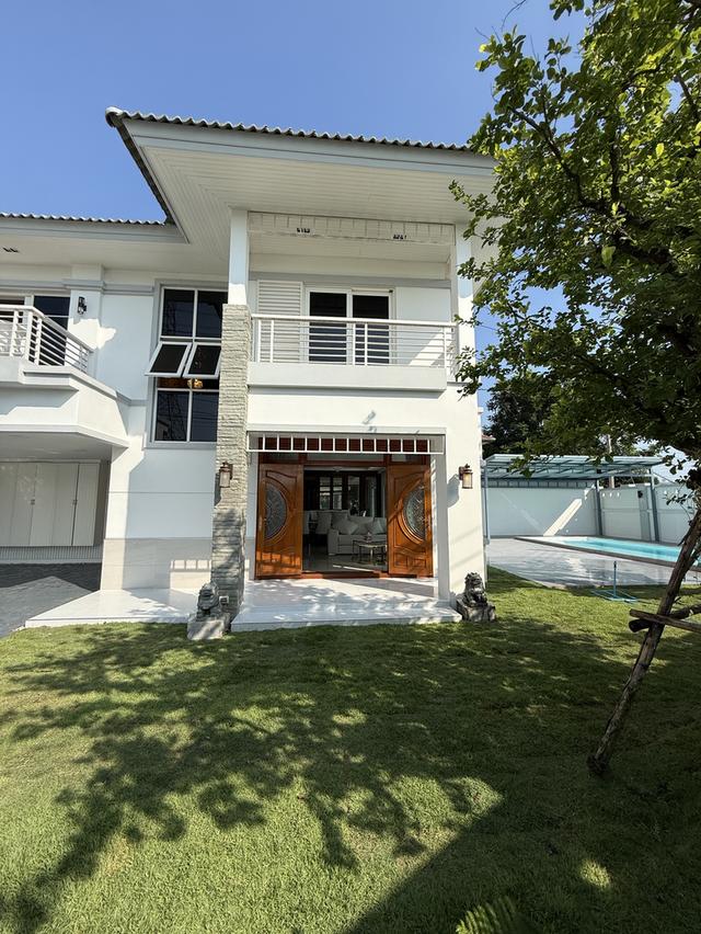 บ้านเดี่ยวหรูหลังมุม มีสระว่ายน้ำส่วนตัว พร้อมสวนหย่อม ใกล้ฟิวเจอร์10นาที 1