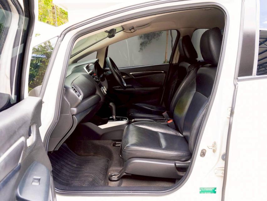 Honda Jazz 1.5V ปีจด 2015 ประกันเครื่องเกียร์3ปี3หมื่นkm 13