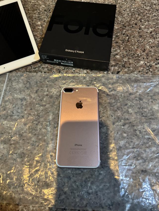 ขายไอโฟน7PlusสีRose Gold32กิ๊กสูนTrueสภาพไร้รอยตกหายากสภาพนี้เครื่องเดิมๆ
