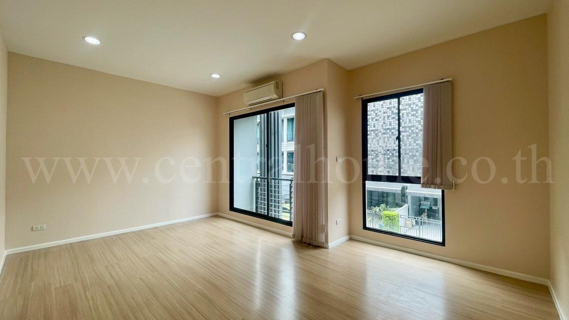 ทาวน์โฮม 3 ชั้น บ้านกลางเมือง รัตนาธิเบศร์ รีโนเวทใหม่ พร้อมอยู่ 12
