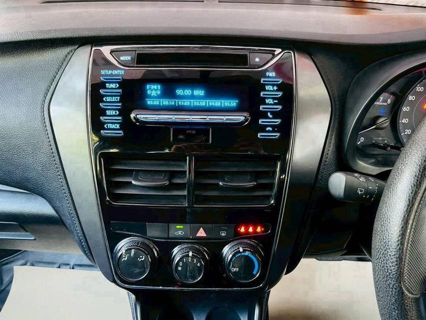 TOYOTA YARIS รุ่น ENTRY ติดแก๊สLPG เครื่อง1.2cc. AUTO ปี2022 รูปที่ 6