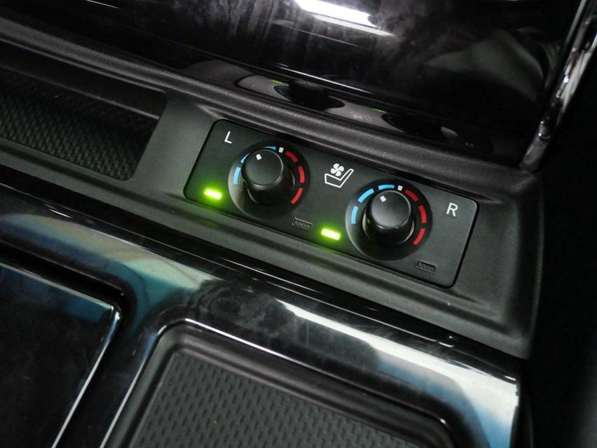 TOYOTA ALPHARD 2.5 SC-Package Minorchange 2021 สีขาว รูปที่ 10