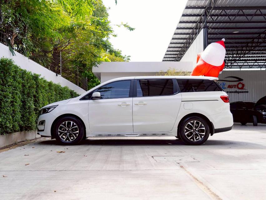 Kia Carnival 2.2 LX ปีจด 2021 3
